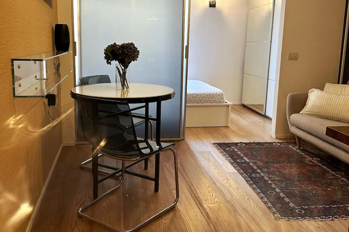 Stylish Navigli Apartment - Comfort & Good Vibes Milan
