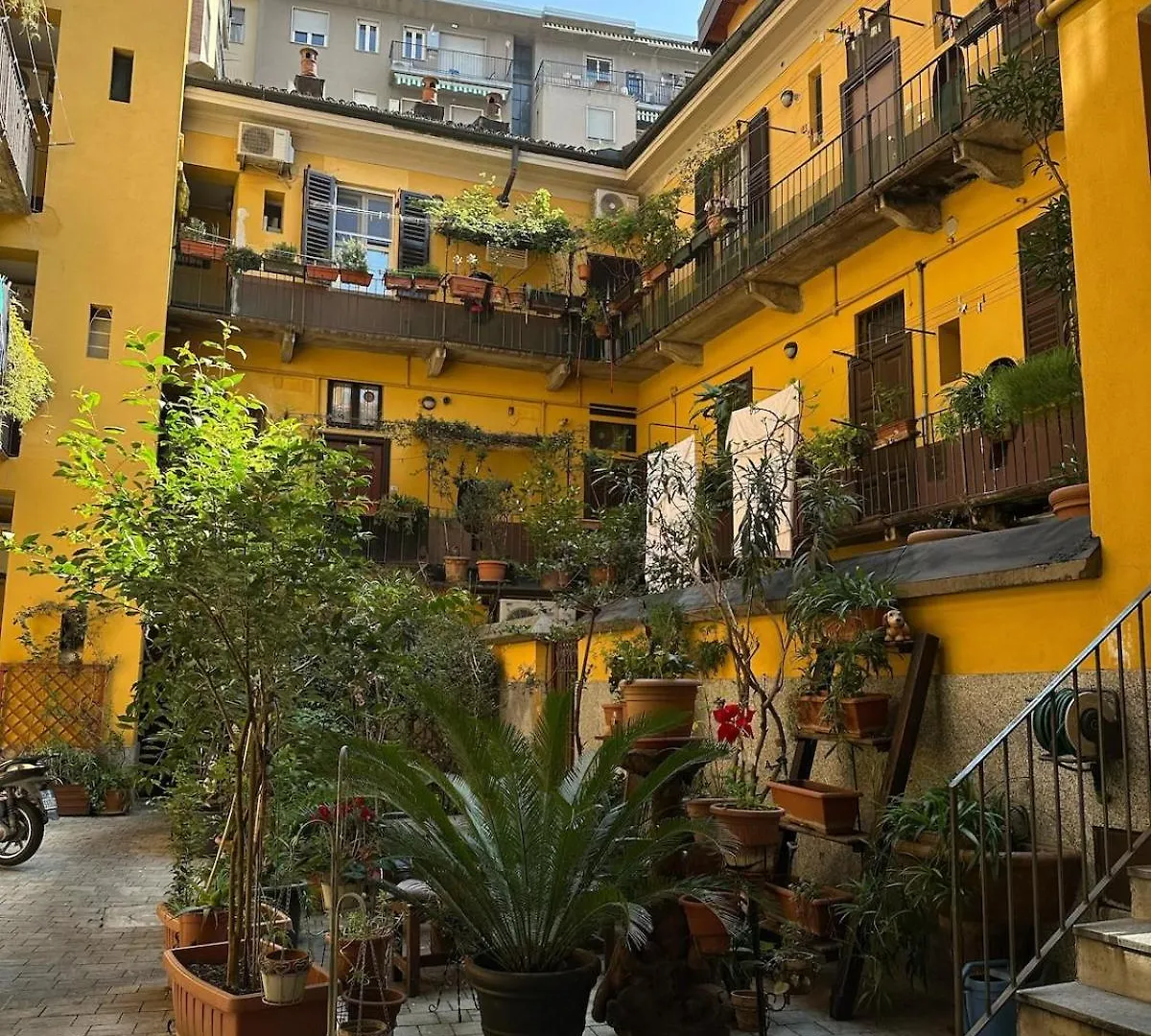 Stylish Navigli Apartment - Comfort & Good Vibes Milan 0*,  Italie